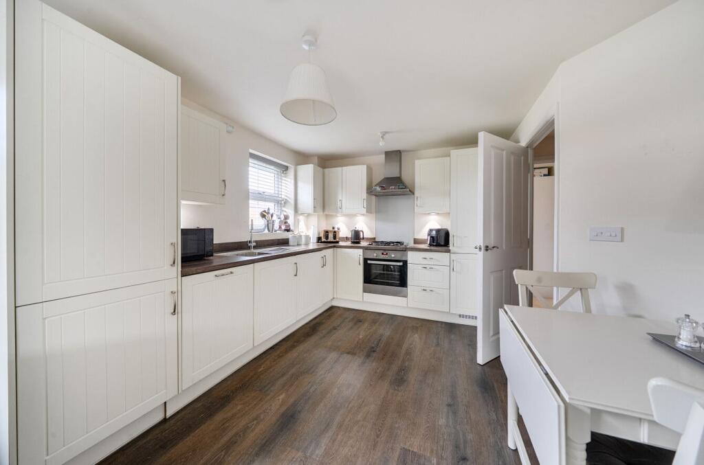 Apartment in Salisbury - More