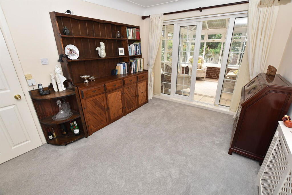 Summerfield, Bromborough photo 4