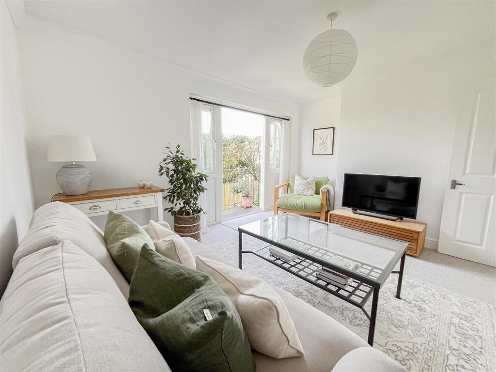 Apartment in Wealden, Heathfield and Waldron - View 3