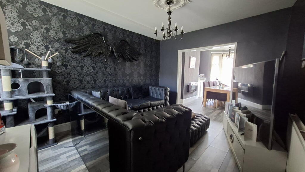 House in Wirral, Liverpool City Region - View 3