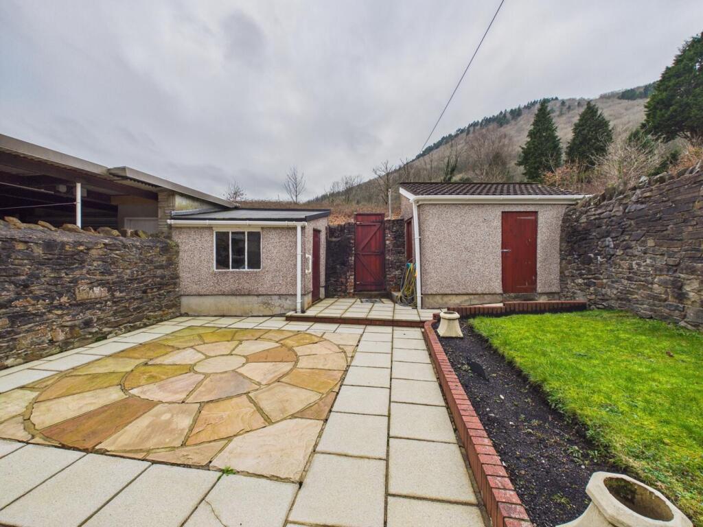 Afon Villas, Cwmavon, Port Talbot photo 3