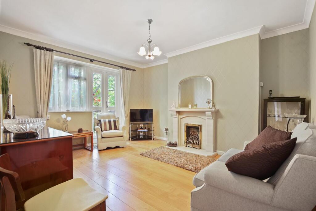 Main image of property: New North Road, Shoreditch, N1