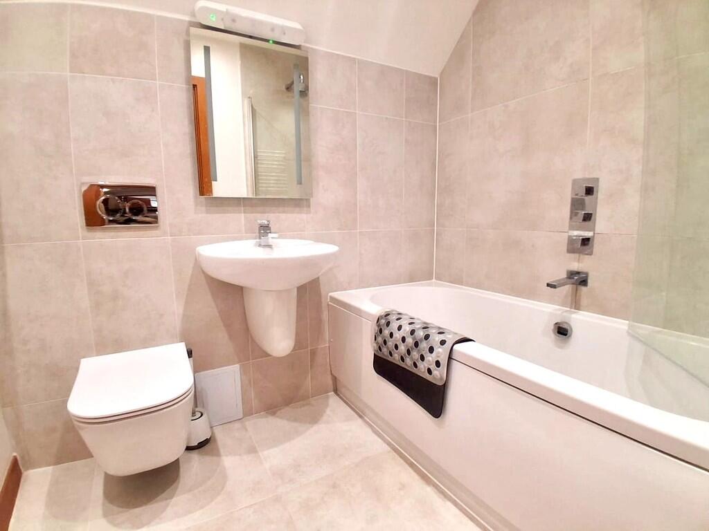 Apartment in Chelmsford - View 4