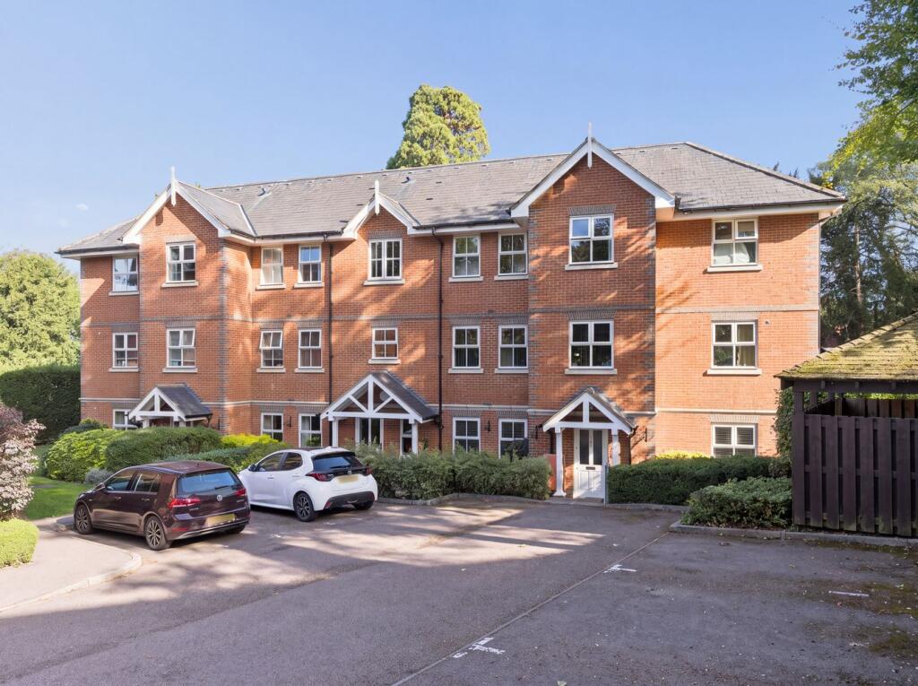 Main image of property: Harrison Close, Hitchin, SG4