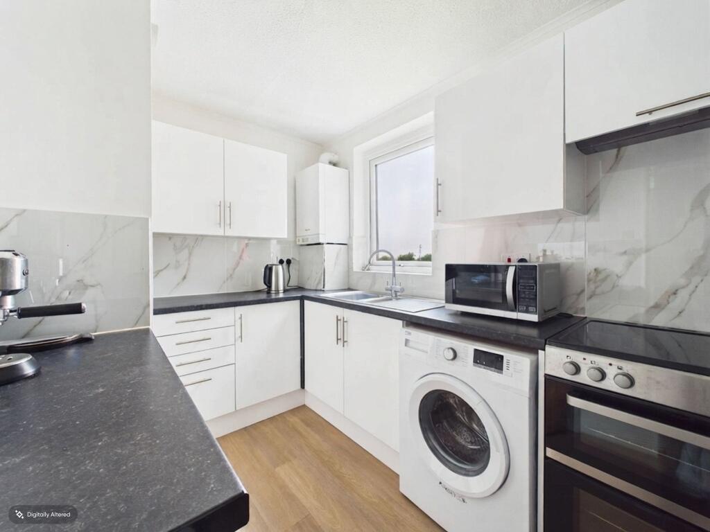 Apartment in Stockport - View 3