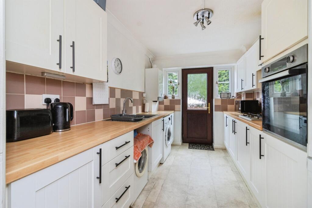 Village Road, Marldon, Paignton - View 4