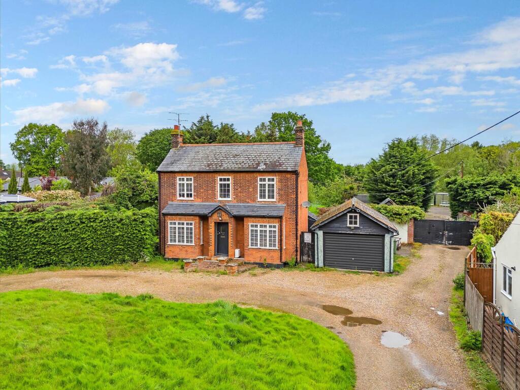 Main image of property: Hatch Road, Pilgrims Hatch, CM15