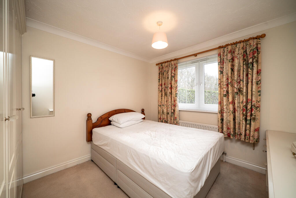 Apartment in Dacorum, Berkhamsted - More
