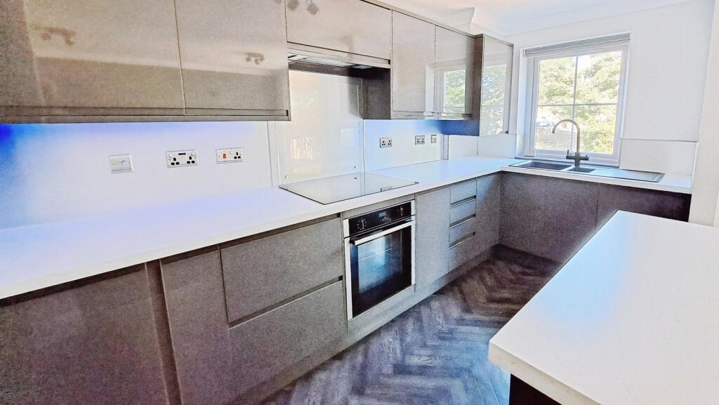 Apartment in Hastings, St Helen's - More