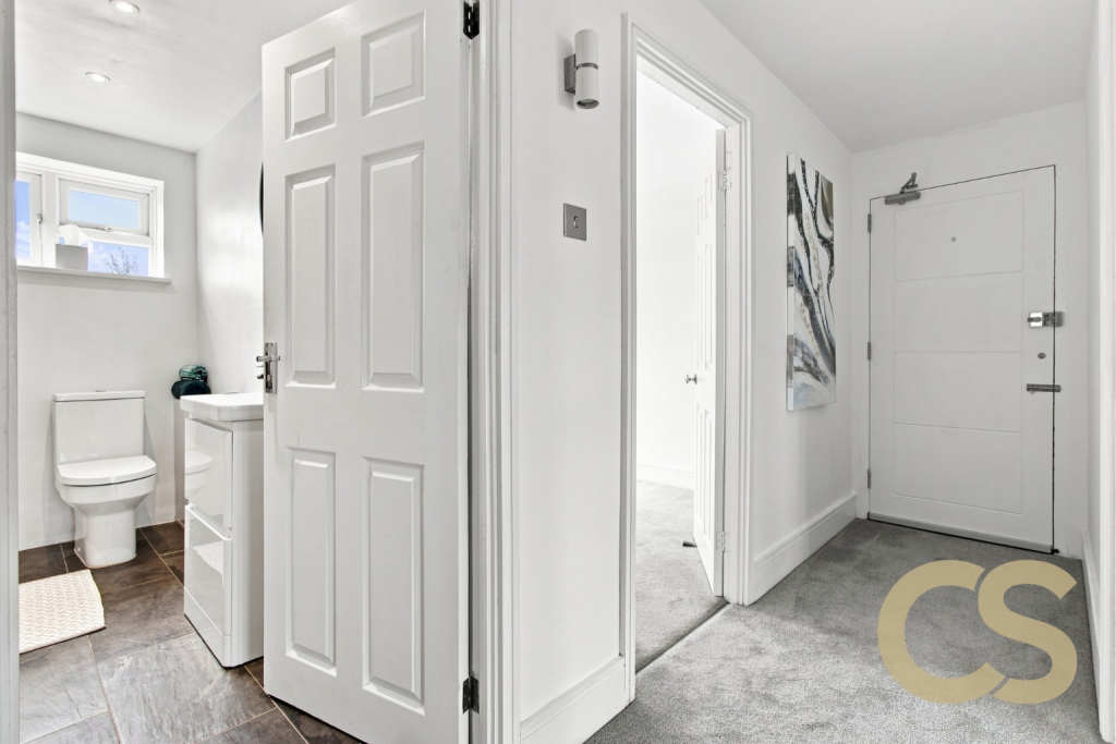 Apartment in Broxbourne, Cheshunt - View 4
