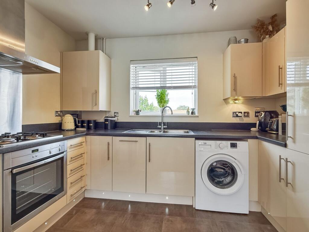 Apartment in Braintree, Rayne - View 5