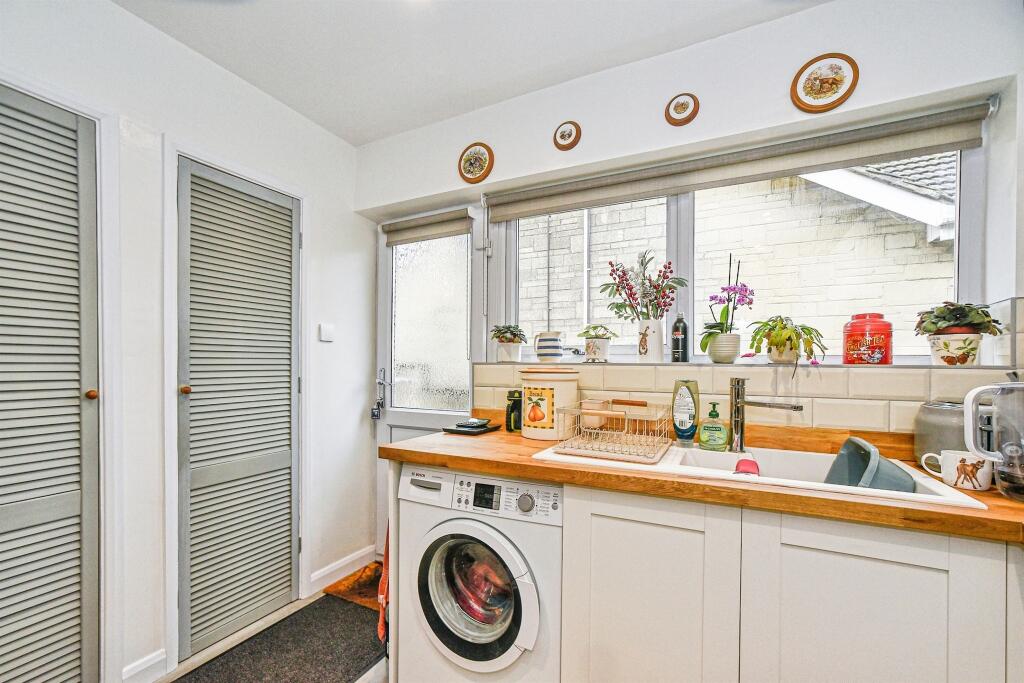 Barnard Close, Swindon photo 4