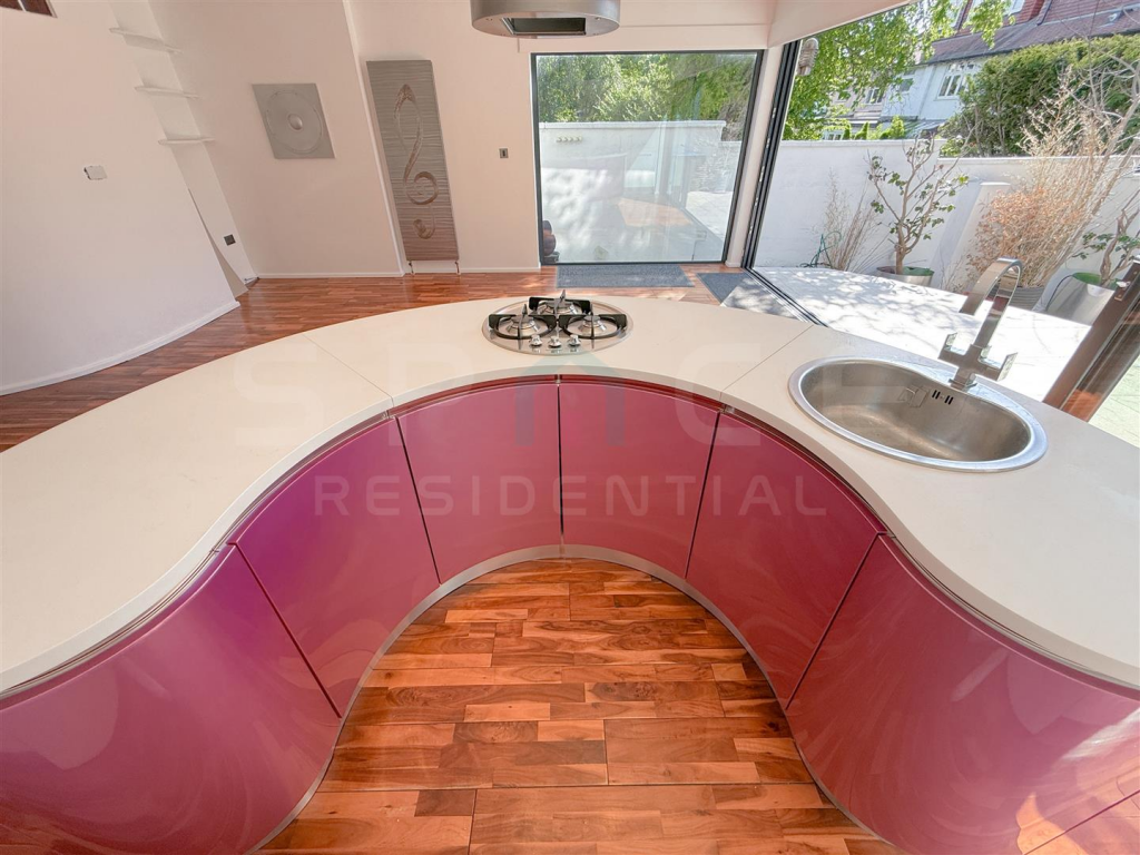 House in Harrow - View 5
