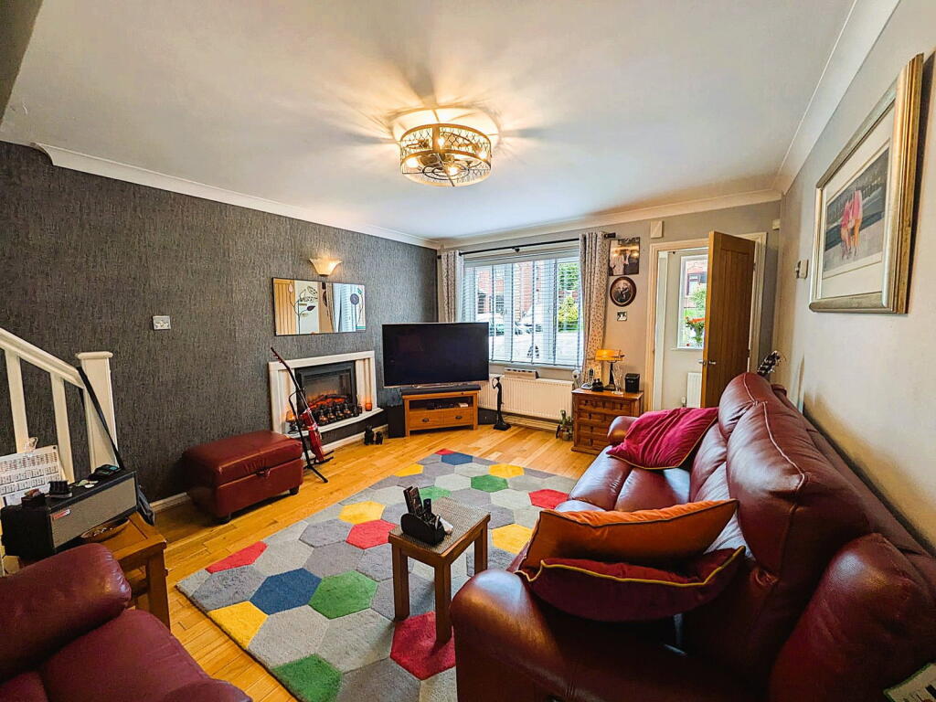 House in Oldham, Greater Manchester - View 2