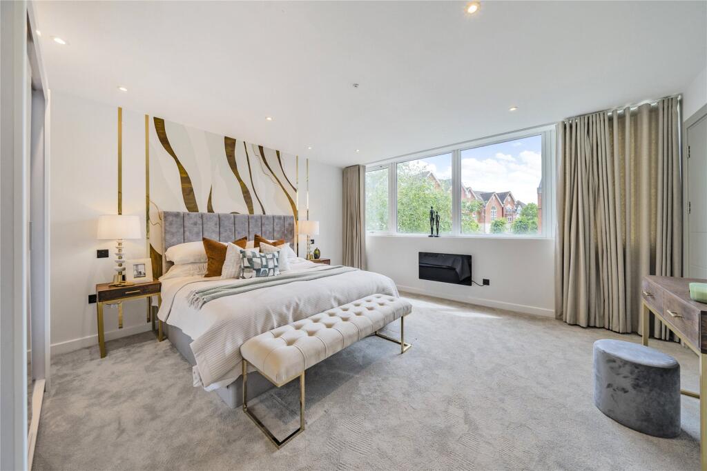 Rosemount Avenue, West Byfleet, Surrey, KT14 photo 4