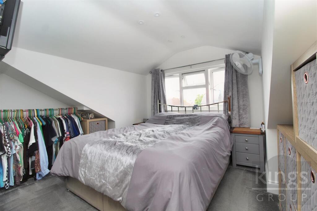 House in Enfield - View 5