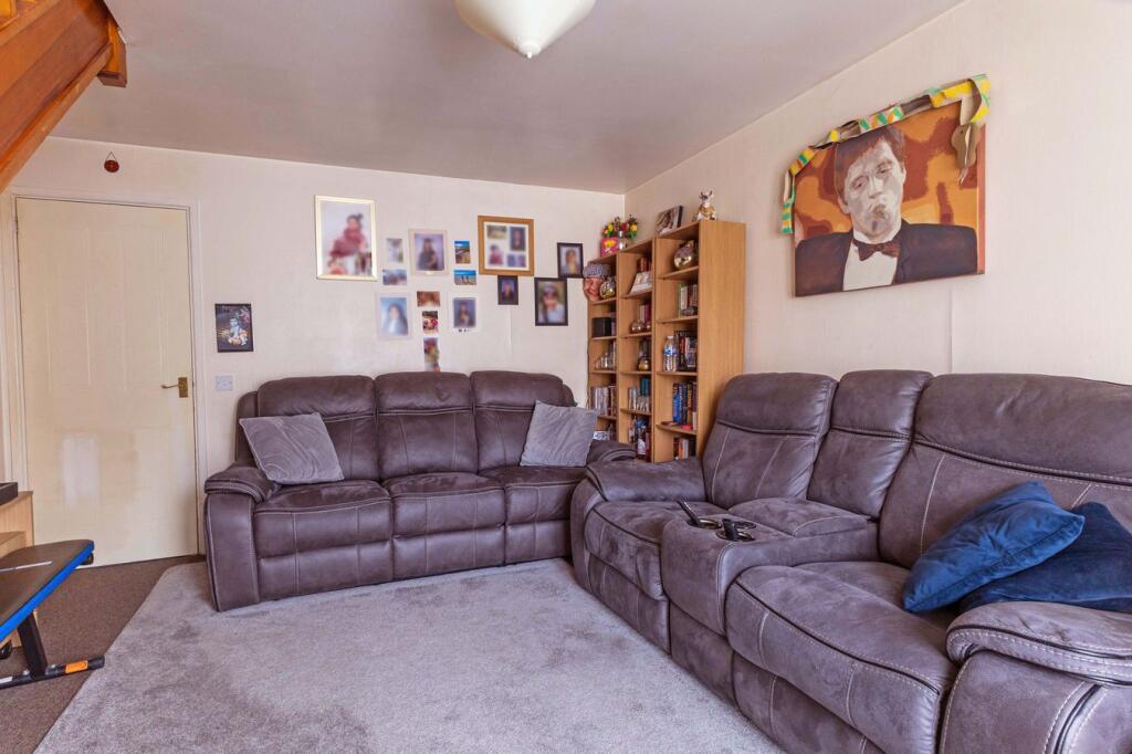 House in Slough - View 4