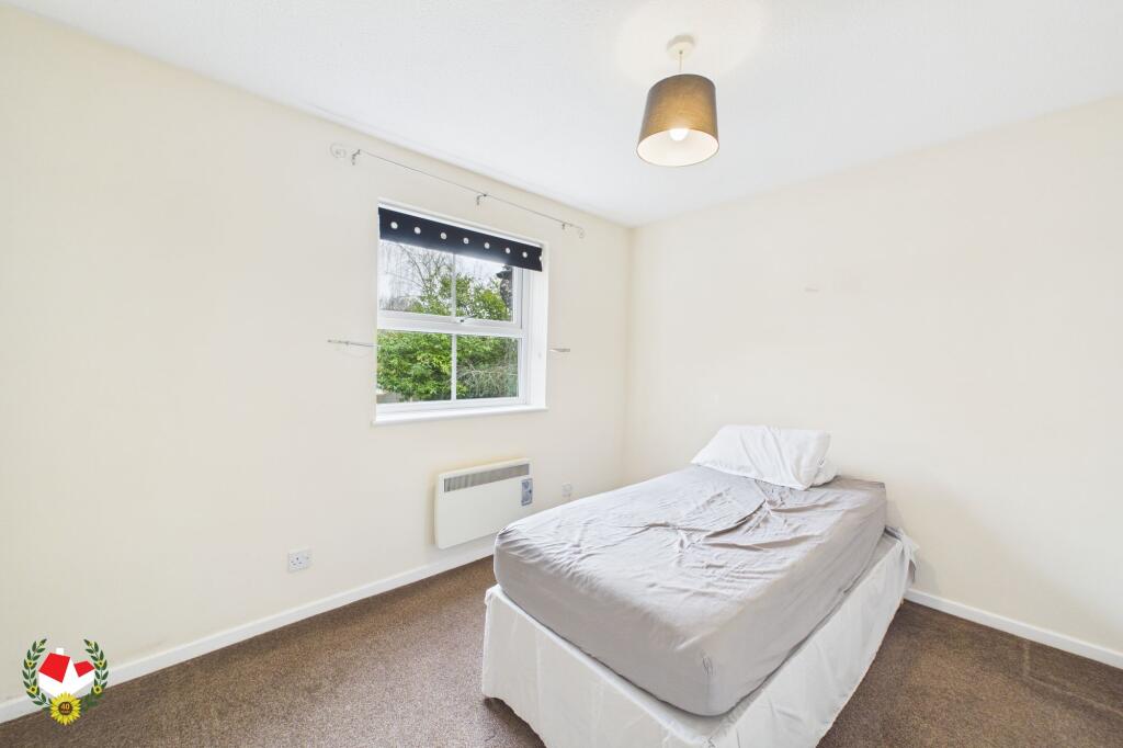 Cherrington Drive, Abbeymead, Gloucester, GL4 4XW photo 4