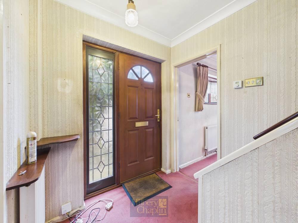 Victoria Close, Basildon, Essex, SS15 photo 2