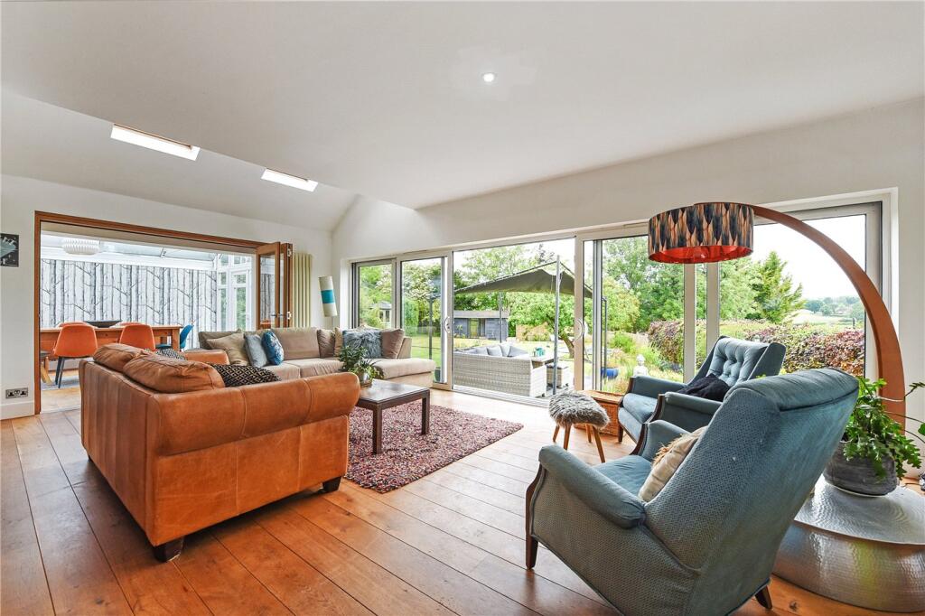 Hazeldene, Edinburgh Road, Winchester, Hampshire, SO23 photo 3