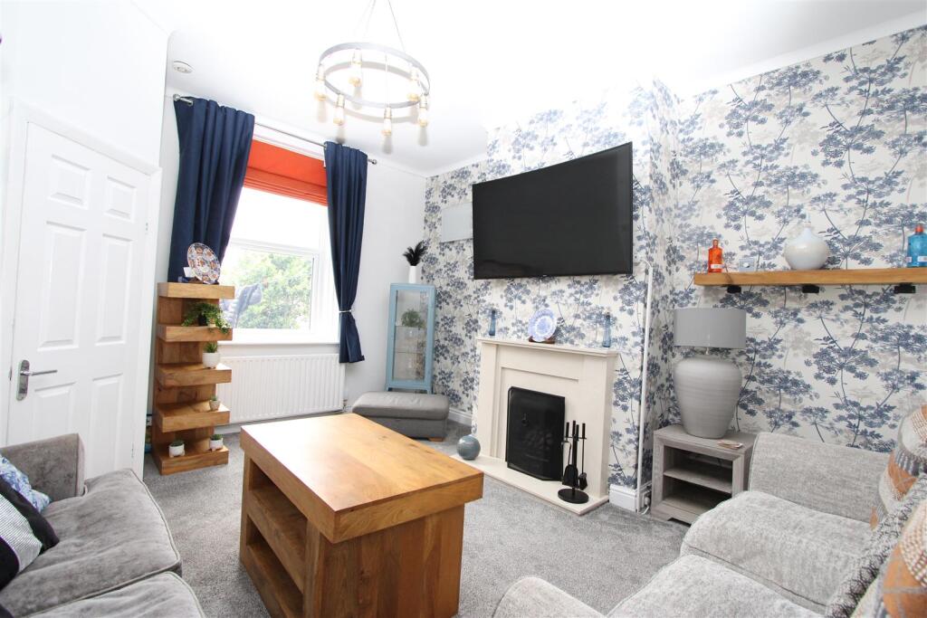 House in Bradford, Town End, Clayton - View 3