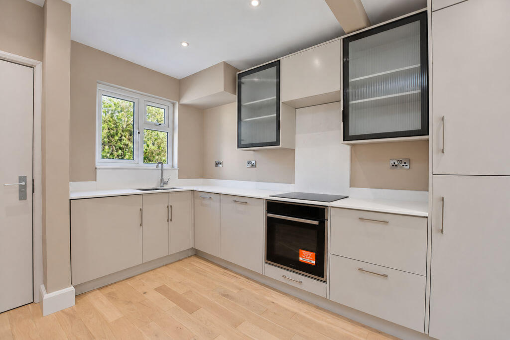 House in South Kesteven, Northfields, Stamford - View 4