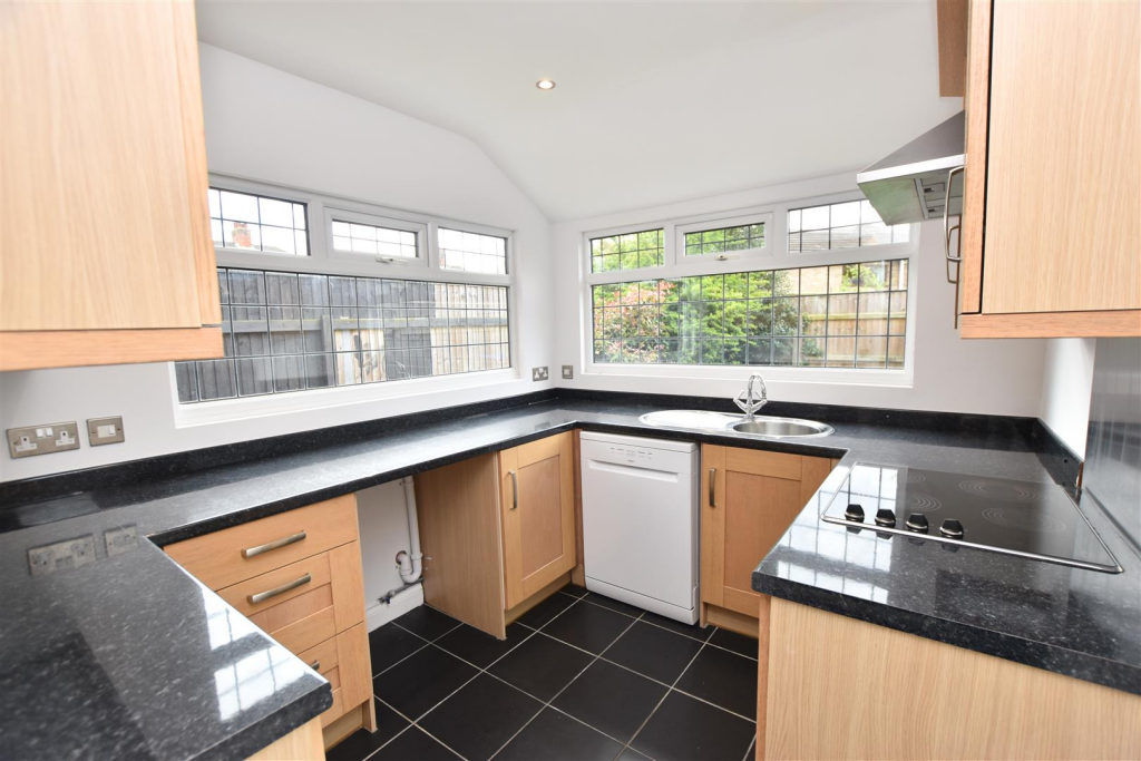 Lampton Grove, Grimsby photo 4