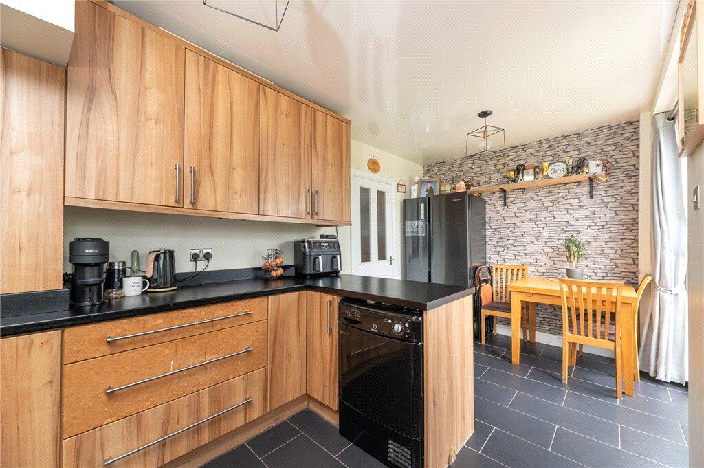 House in Leeds, West Yorkshire - View 4