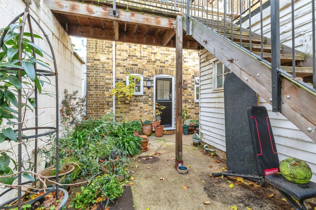 Main image of property: New Road, Chatham, Kent, ME4