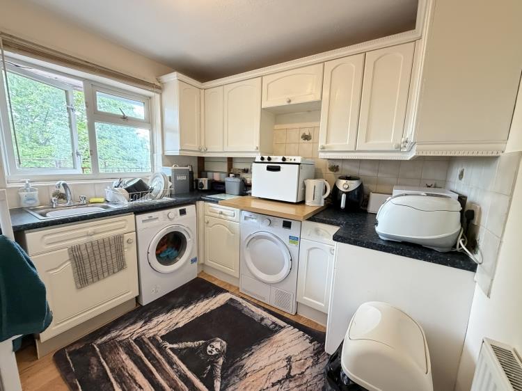 Apartment in Ipswich, Chantry - View 3