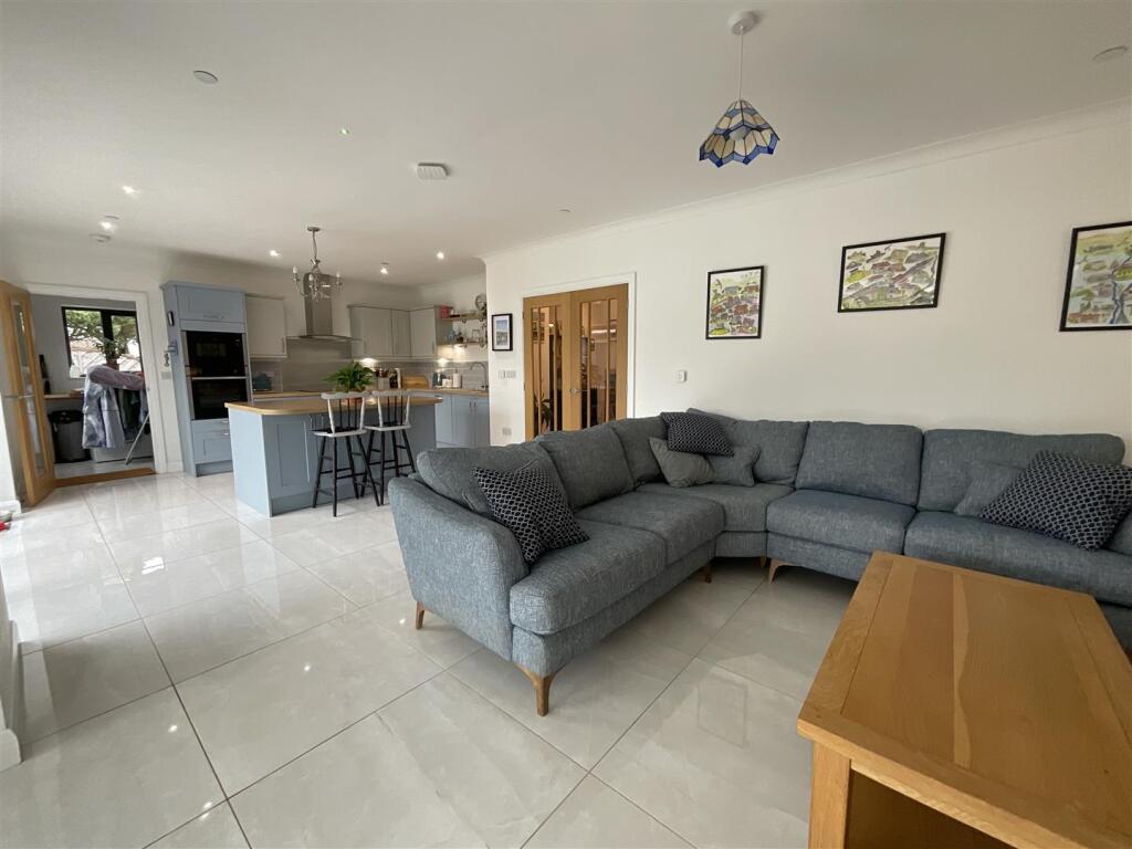 House in Ammanford, Llandybie - View 2