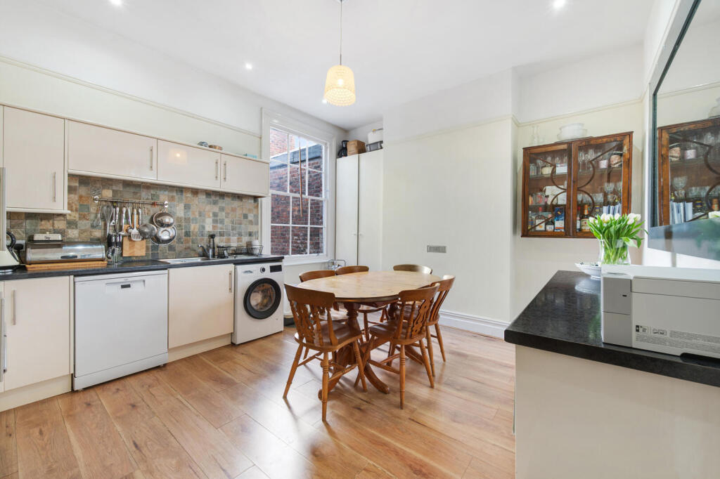 Apartment in Trafford, Greater Manchester - More