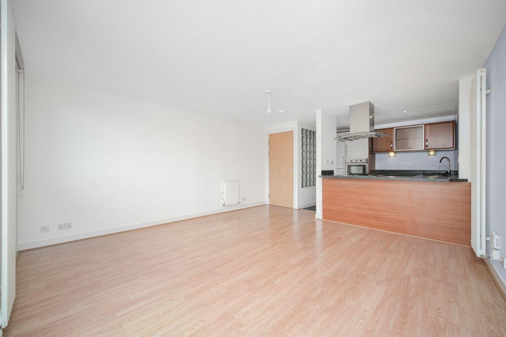 Flat 7, 10 East Pilton Farm Crescent, Edinburgh, EH5 2GH photo 3