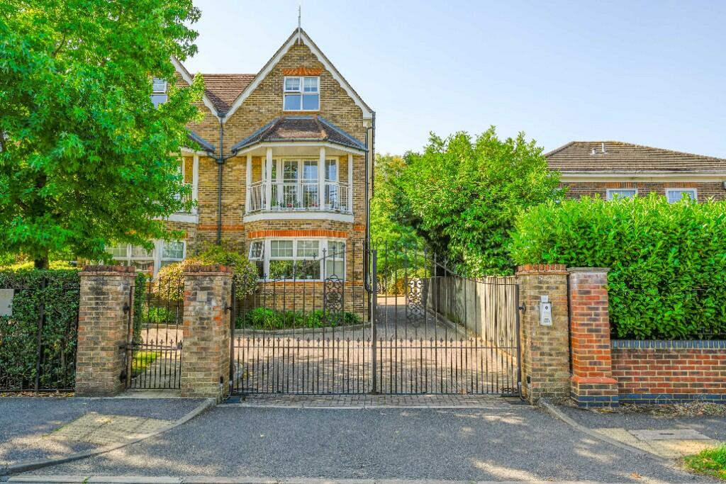 Main image of property: Oatlands Chase, Weybridge, Surrey, KT13