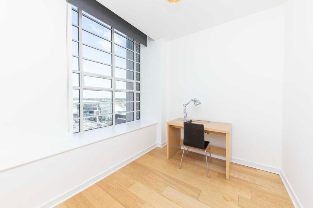 Apartment in London - More