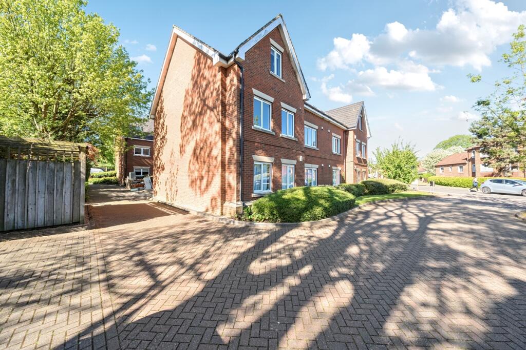 Main image of property: Roundwood Lane Harpenden AL5