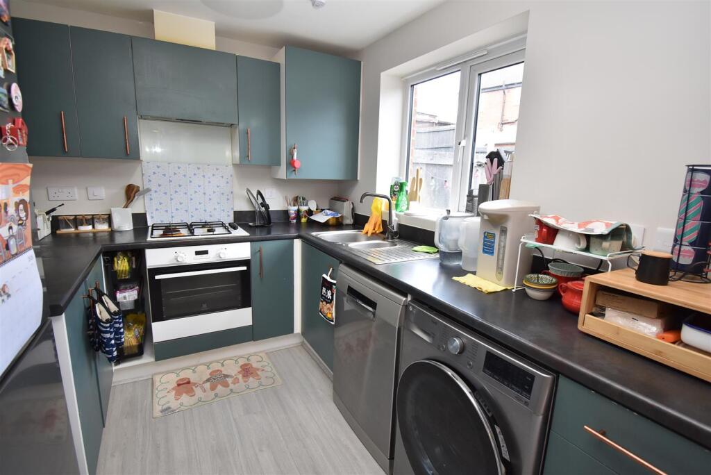 House in South Derbyshire, Chellaston Fields, Swarkestone - More
