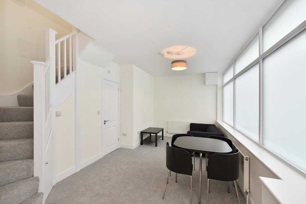 2 bedroom house for rent