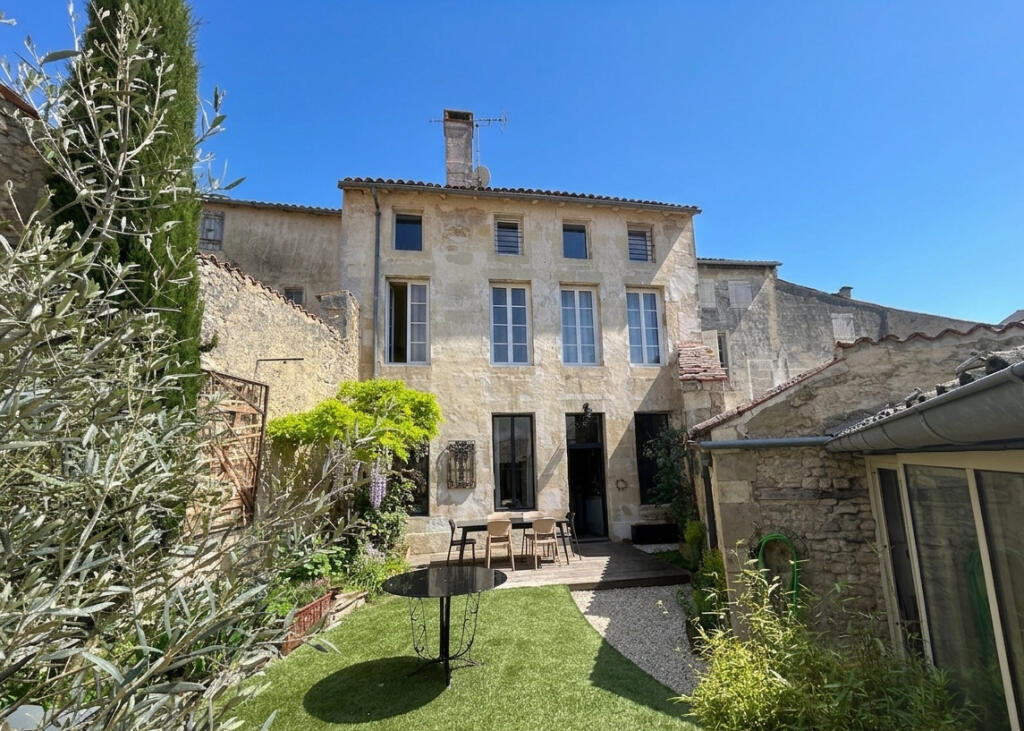 Main image of property: Poitou-Charentes, Charente-Maritime, St-Jean-d'Angély