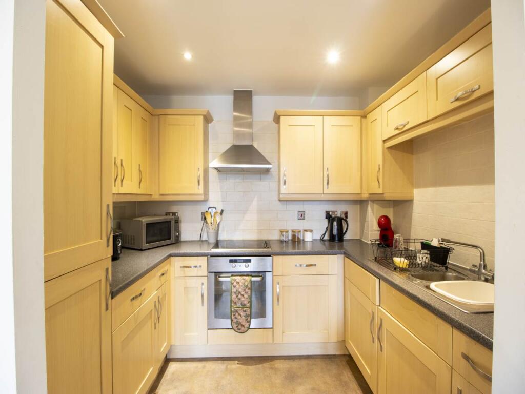 Apartment in Welwyn Hatfield, Hatfield Business Park, Hatfield - More