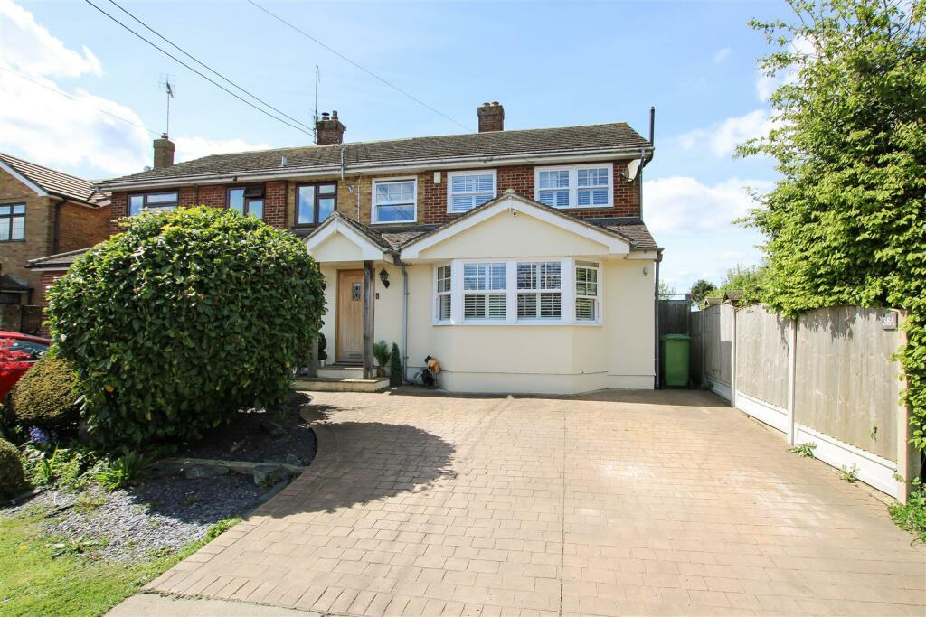 4-bed house on Middle Road, Ingrave, Brentwood, £775,000