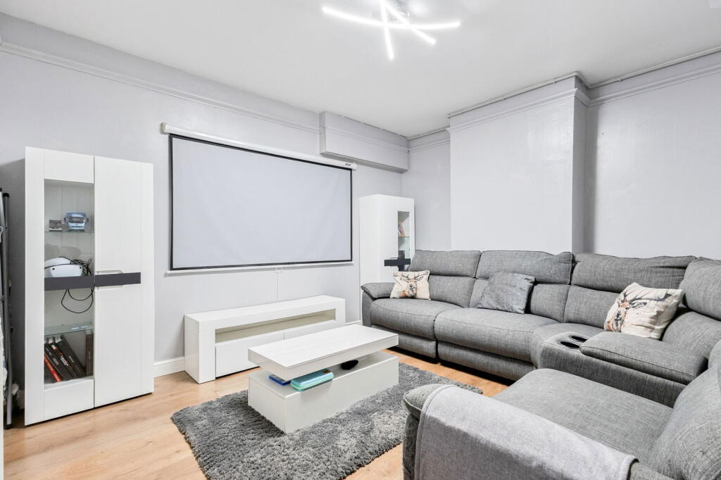 Main image of property: Holywell Grove, Castleford, WF10