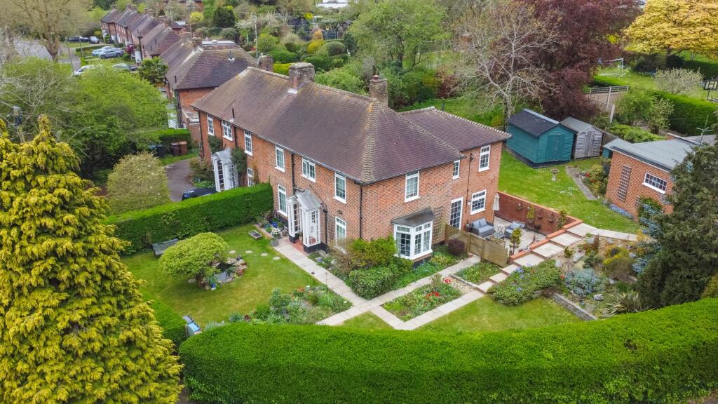 Valley Road, Welwyn Garden City, Hertfordshire, AL8