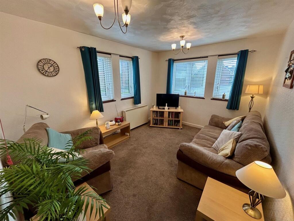 Apartment in Epping Forest, Waltham Abbey - View 3