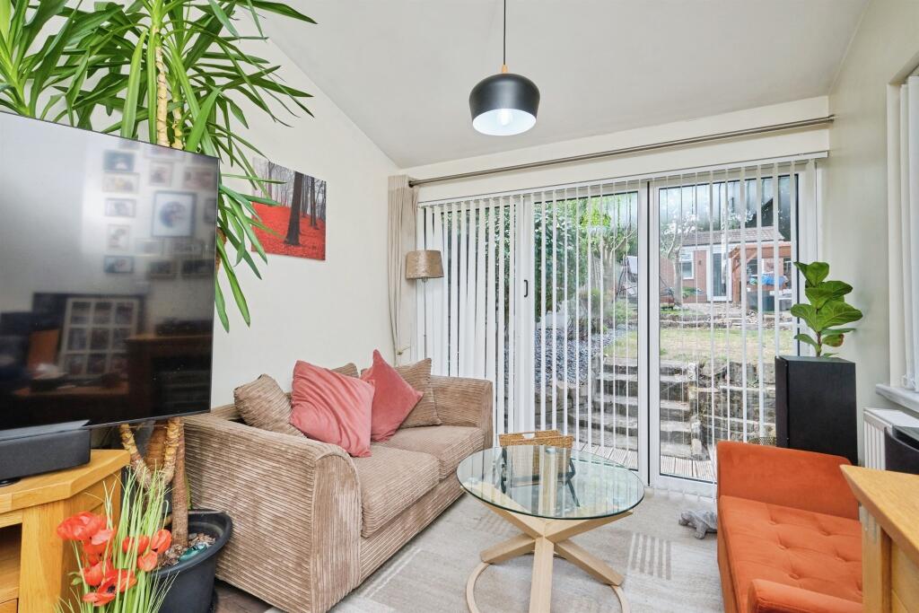 House in Birmingham, West Midlands - More