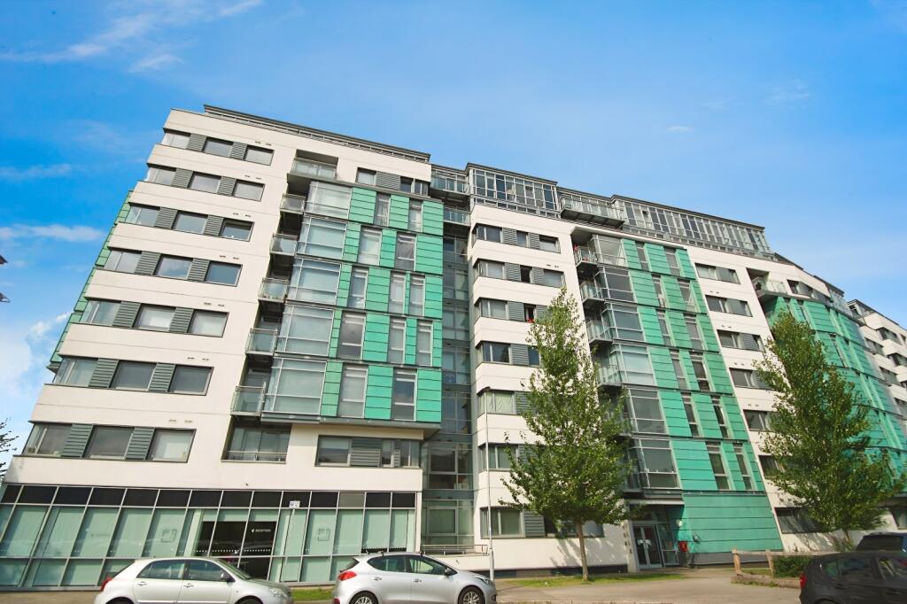 Apartment in Leeds - More