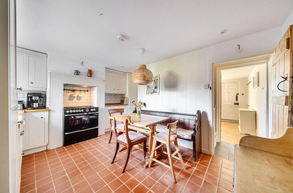House in Waverley, Bargate Wood, Godalming - View 2