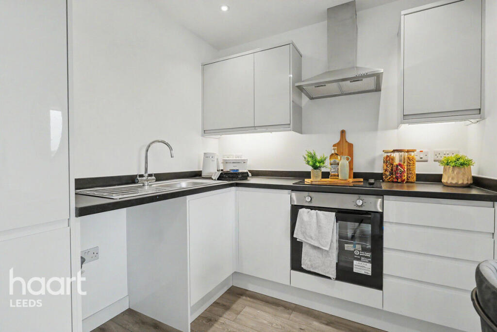 Main image of property: The Oval, LEEDS