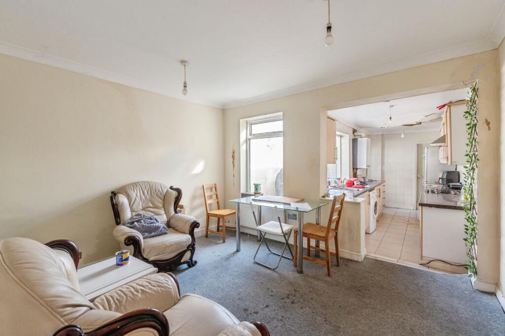 House in Romford - View 2