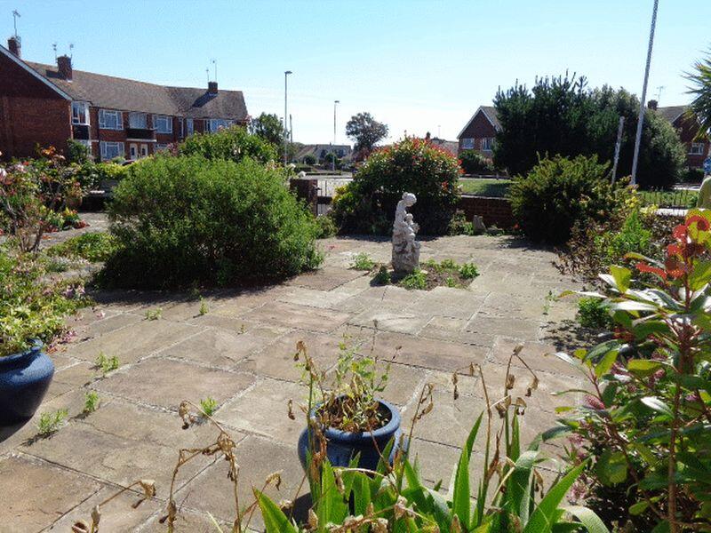 Alinora Crescent, Goring-by-Sea photo 3